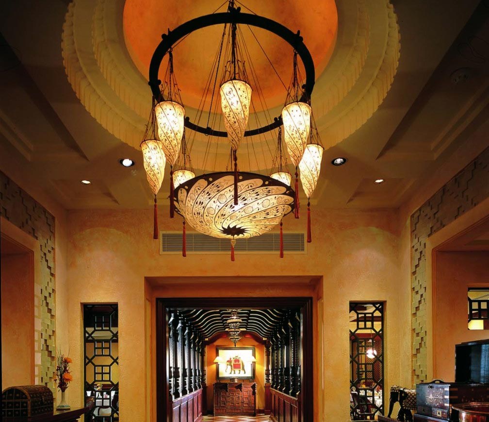 Lampade Fortuny Scudo Saraceno e Cesendello al ristorante Ashiana a Dubai